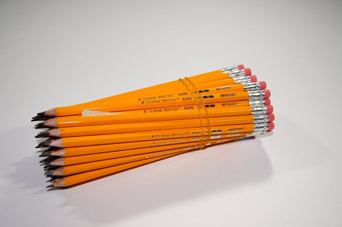 Карандаш простой хорошего качества. Карандаш простой. Американские простые карандаши. Упаковка простых карандашей. Круглый простой карандаш.